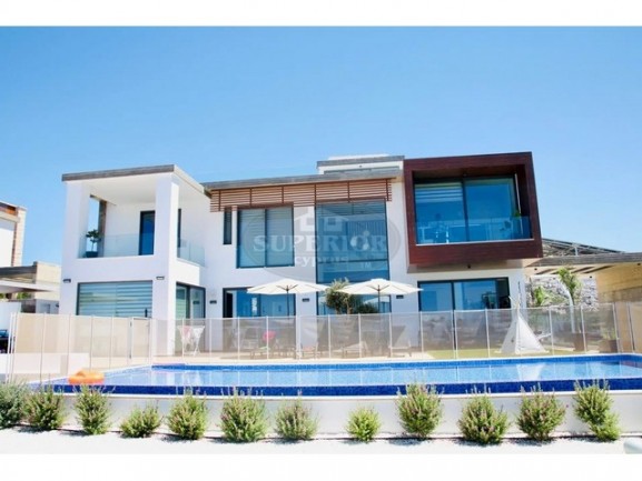 RP-4119 - Villa for rent in Sea Caves, Paphos