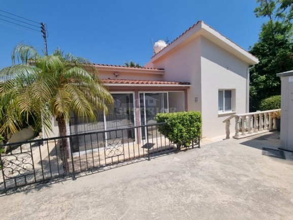 RP-4121 - Bungalow for rent in Coral Bay, Paphos